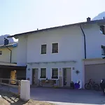 Haus Laura Отель Лангенфельд